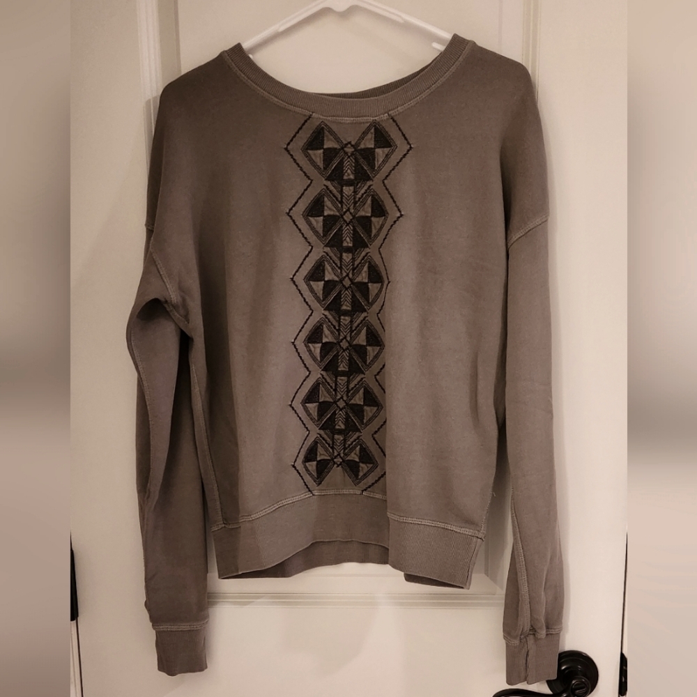 Cute cute sweatshirt with design on front and back. Amuse brand